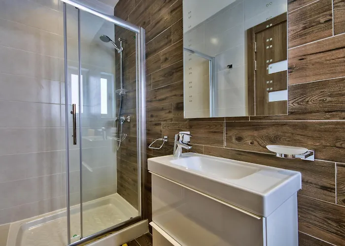 Vilă Ghea - Indoor Jacuzzi Pool, Sauna And Games Mellieħa