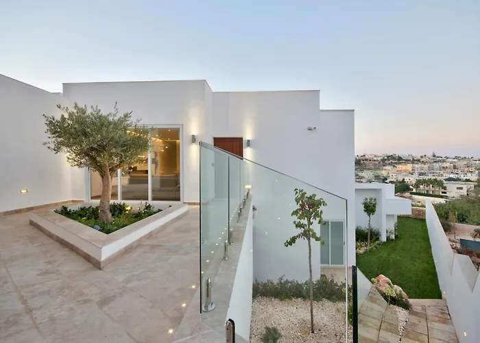 Ghea - Indoor Jacuzzi Pool, Sauna And Games Mellieħa