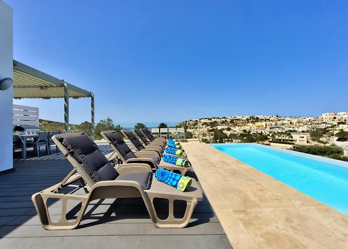 Vilă Ghea - Indoor Jacuzzi Pool, Sauna And Games Mellieħa