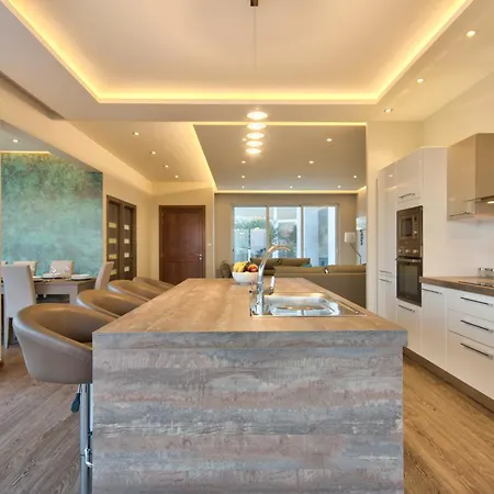 Ghea - Indoor Jacuzzi Pool, Sauna And Games * Mellieħa