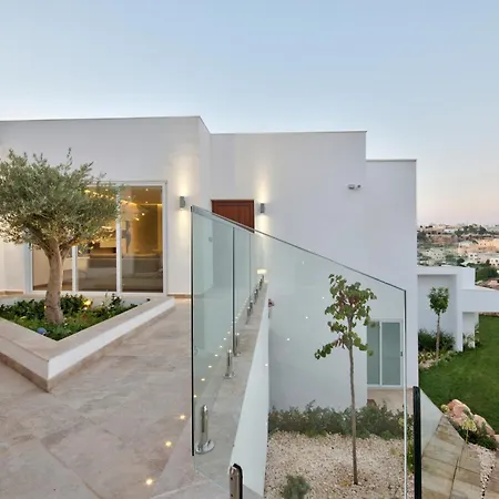 Ghea - Indoor Jacuzzi Pool, Sauna And Games メーリッハ