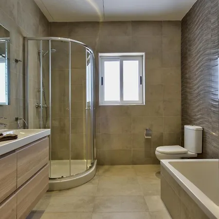 Ghea - Indoor Jacuzzi Pool, Sauna And Games ヴィラ *