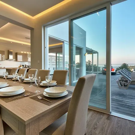 ヴィラ Ghea - Indoor Jacuzzi Pool, Sauna And Games