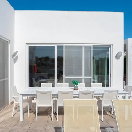 Ghea - Indoor Jacuzzi Pool, Sauna And Games * メーリッハ