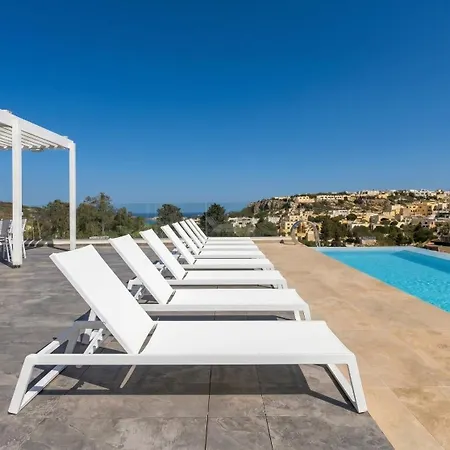 Villa Ghea - Indoor Jacuzzi Pool, Sauna And Games *