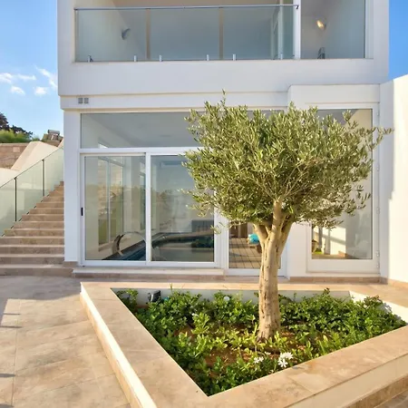 Ghea - Indoor Jacuzzi Pool, Sauna And Games Villa Mellieha