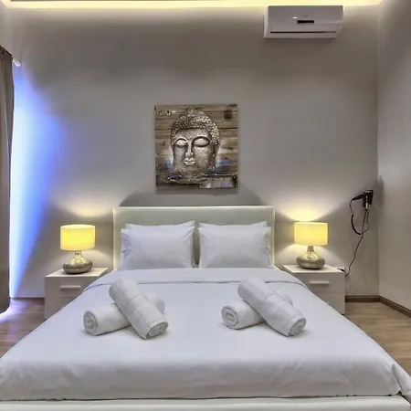Ghea - Indoor Jacuzzi Pool, Sauna And Games Villa