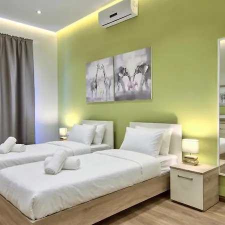 Ghea - Indoor Jacuzzi Pool, Sauna And Games Villa