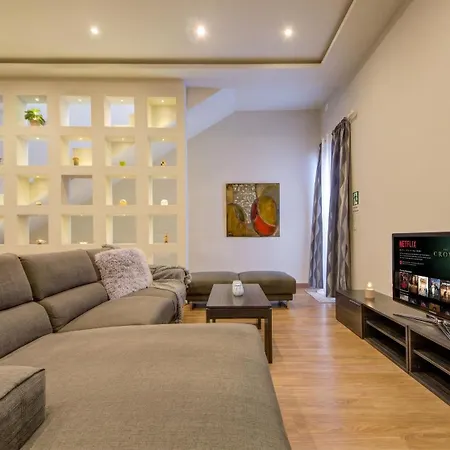 Ghea - Indoor Jacuzzi Pool, Sauna And Games Villa Mellieħa