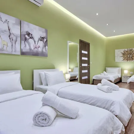 Ghea - Indoor Jacuzzi Pool, Sauna And Games Villa