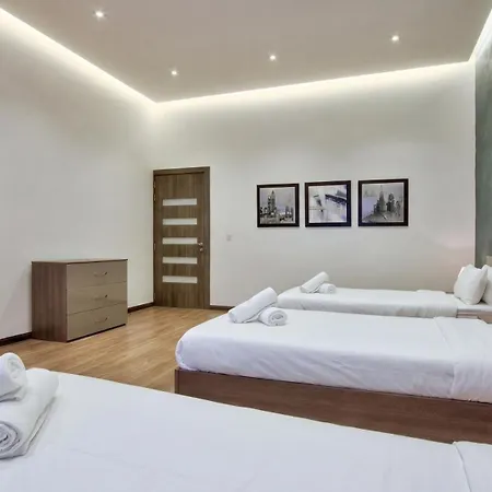 Ghea - Indoor Jacuzzi Pool, Sauna And Games *