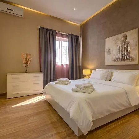 Ghea - Indoor Jacuzzi Pool, Sauna And Games Villa