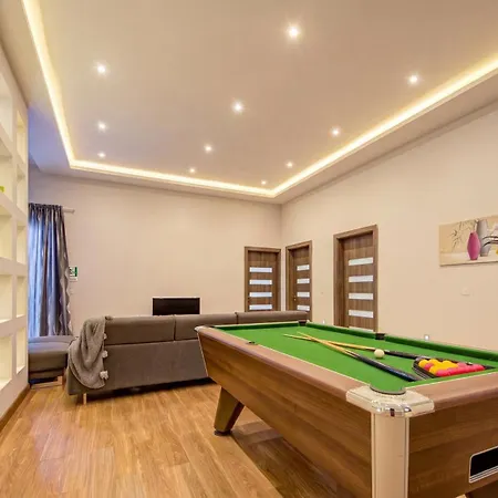 Ghea - Indoor Jacuzzi Pool, Sauna And Games Villa *