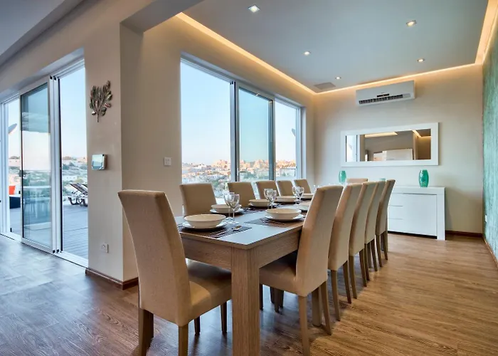 Villa Ghea - Indoor Jacuzzi Pool, Sauna And Games