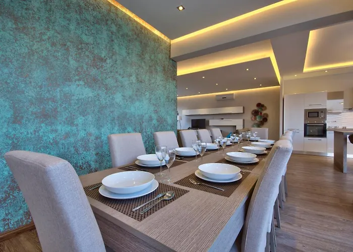 Villa Ghea - Indoor Jacuzzi Pool, Sauna And Games Mellieħa