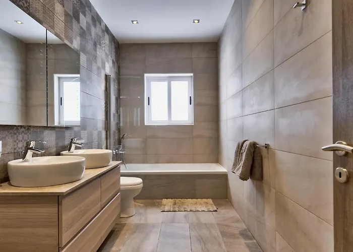 Ghea - Indoor Jacuzzi Pool, Sauna And Games Villa Mellieħa