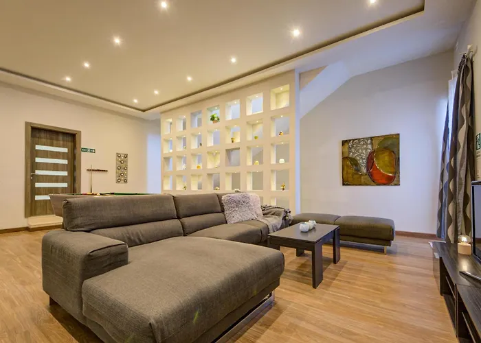 Ghea - Indoor Jacuzzi Pool, Sauna And Games *