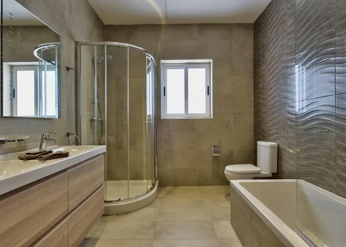 Ghea - Indoor Jacuzzi Pool, Sauna And Games Villa *