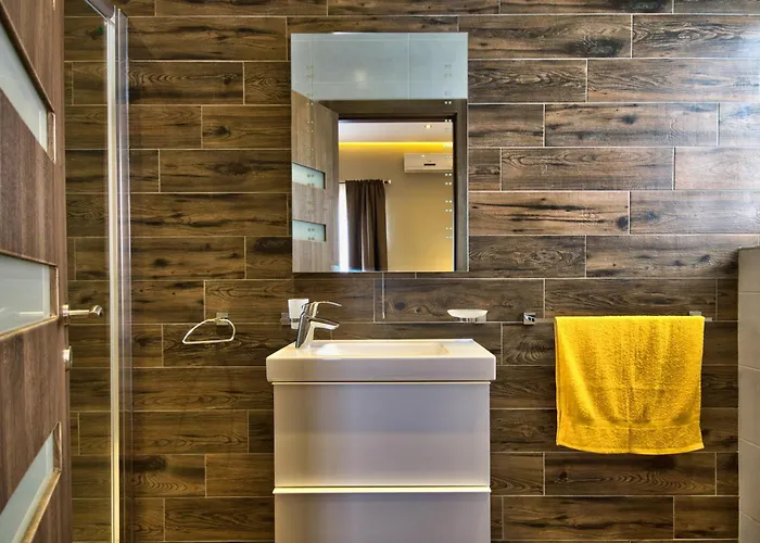 Ghea - Indoor Jacuzzi Pool, Sauna And Games Βίλα Mellieħa