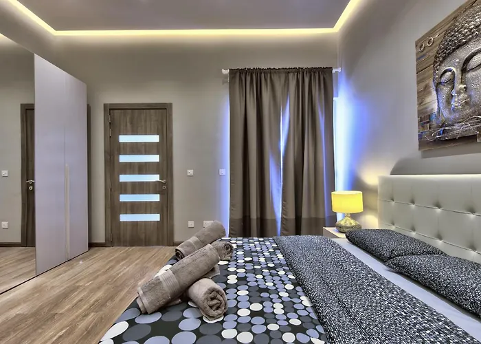 Ghea - Indoor Jacuzzi Pool, Sauna And Games Villa Mellieħa