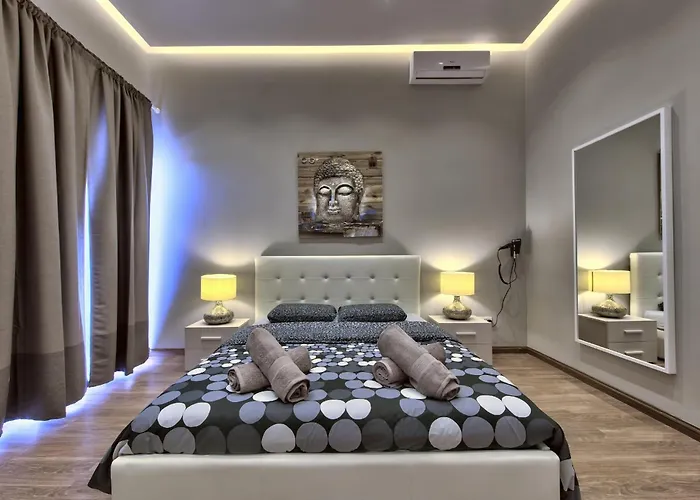 Ghea - Indoor Jacuzzi Pool, Sauna And Games Villa