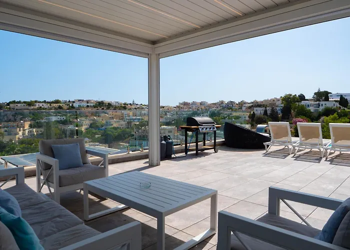 Ghea - Indoor Jacuzzi Pool, Sauna And Games Villa *